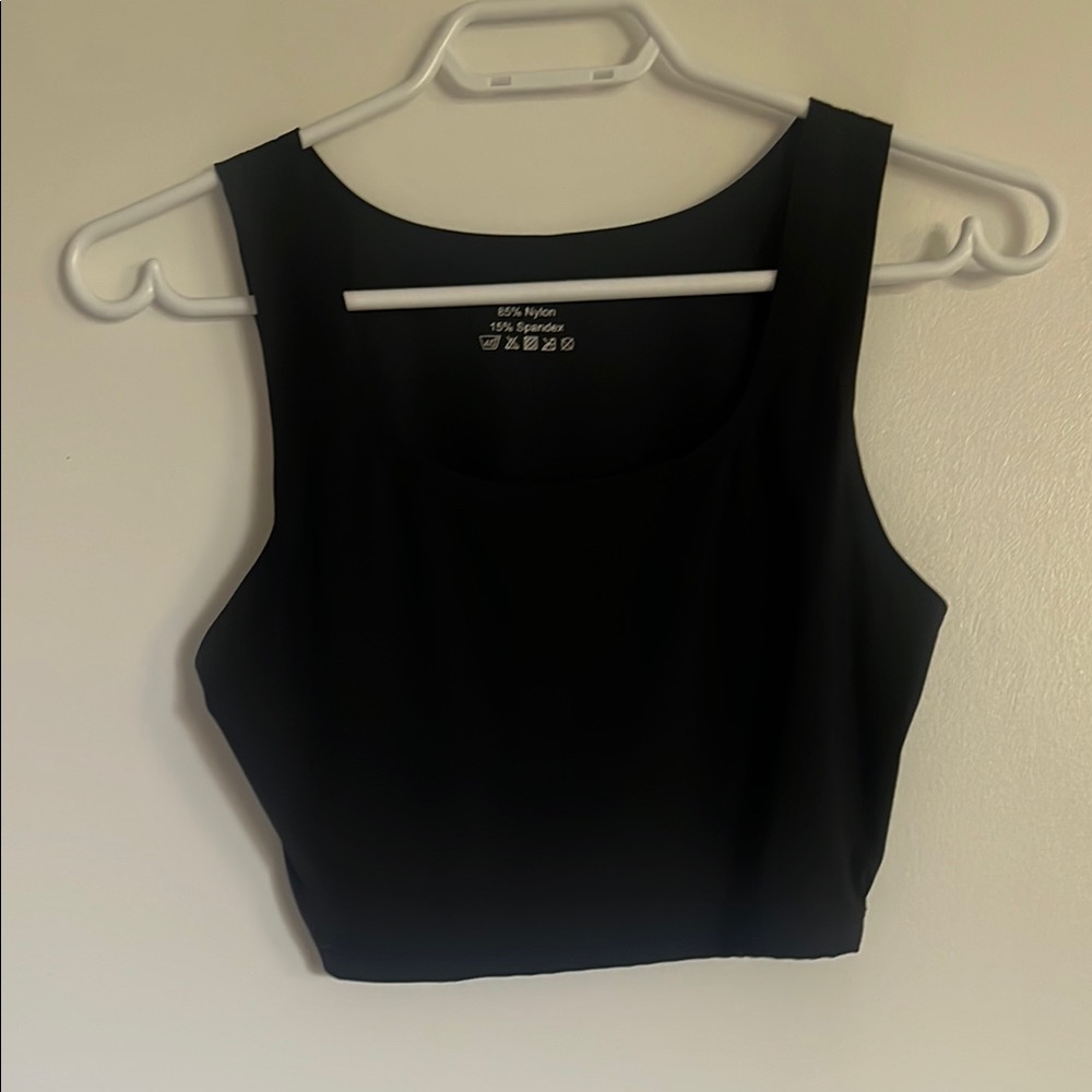 Black crop tank